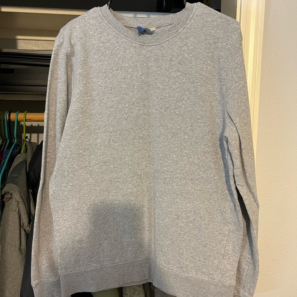 Men’s H&M Crewneck Sweater Gray Size Medium.